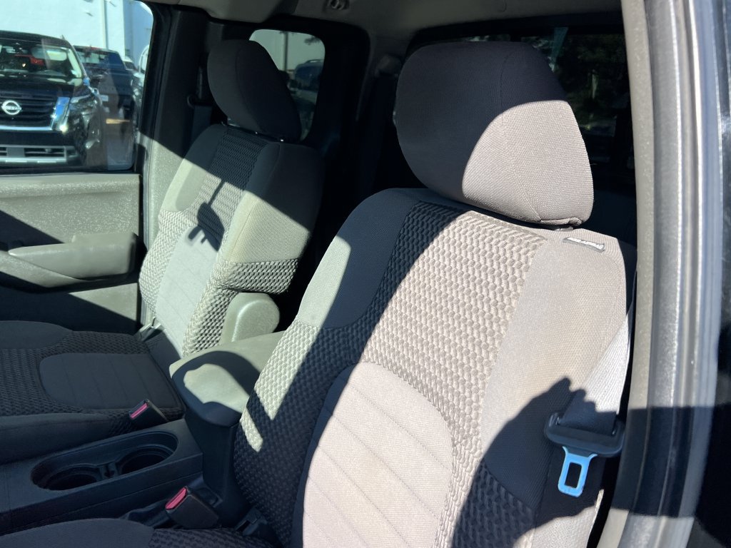 Used 2012 Nissan Frontier SV RWD image 9