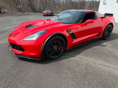 Used 2015 Chevrolet Corvette Z06 w/ 3LZ Preferred Equipment Group image 7