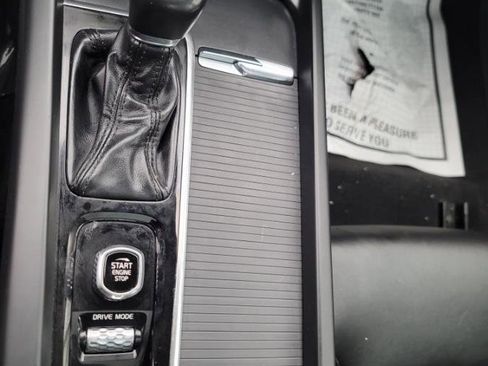 Used 2019 Volvo S60 T5 Momentum w/ Premium Package image 18