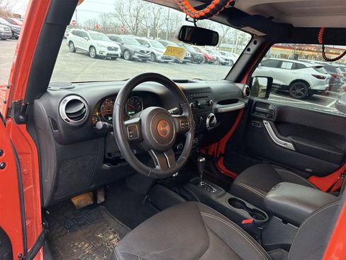 Used 2015 Jeep Wrangler Sahara image 10