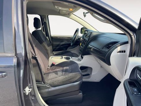 Used 2014 Dodge Grand Caravan SXT FWD image 15