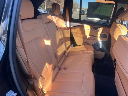 Used 2023 Jeep Grand Cherokee Summit image 23