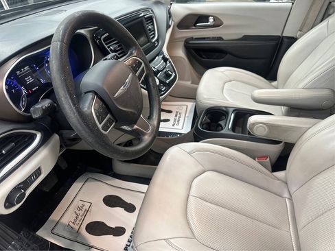Used 2021 Chrysler Voyager Lxi image 9