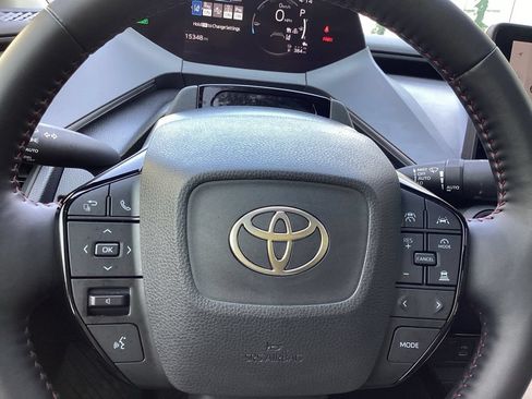 Used 2024 Toyota Prius Prime FWD image 18