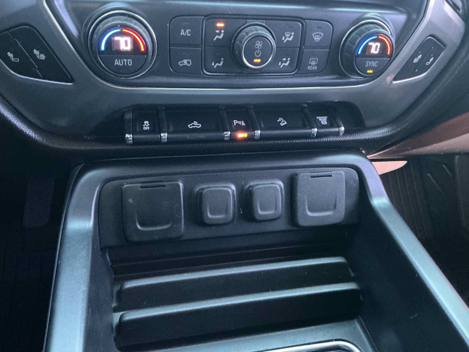 Used 2019 Chevrolet Silverado 2500 LT w/ Midnight Edition AWD/4WD image 14