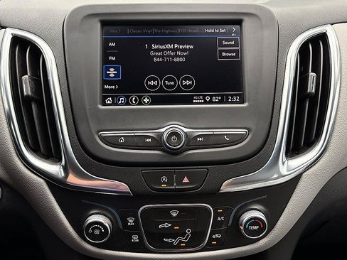 Used 2022 Chevrolet Equinox LS AWD/4WD image 16
