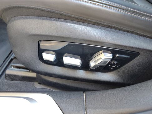 Used 2022 BMW 750i xDrive w/ Executive Package image 12