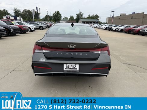 Used 2025 Hyundai Elantra SEL FWD image 6