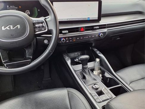 Used 2024 Kia Sorento S image 6