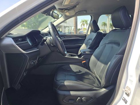 Used 2022 Jeep Grand Cherokee Limited RWD image 21