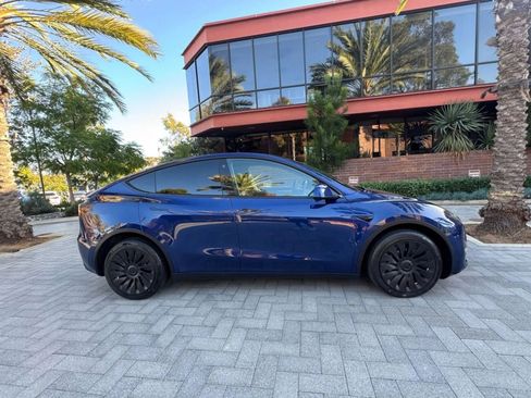 Used 2023 Tesla Model Y Long Range image 5