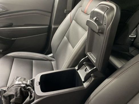 Used 2024 Chevrolet Trax RS w/ Sunroof Package image 21