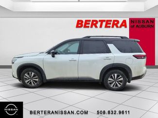 Used 2024 Nissan Pathfinder SL w/ Black Appearance Package video 1