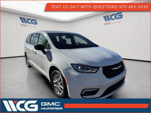 Used 2024 Chrysler Pacifica Touring-L FWD image 1