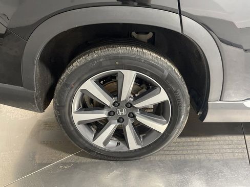 Used 2023 Honda Pilot Touring image 10