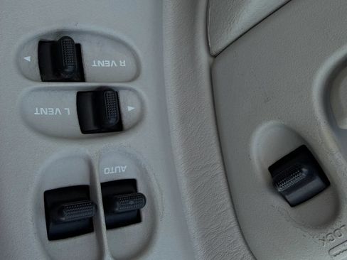 Used 2007 Dodge Grand Caravan SXT FWD image 30