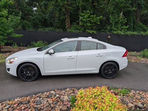 Used 2012 Volvo S60 T6 AWD/4WD image 2