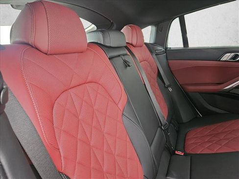 Used 2025 BMW X6 xDrive40i AWD/4WD image 23