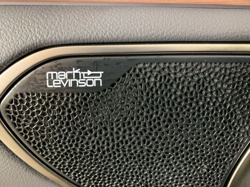 Used 2025 Lexus ES 350 Ultra Luxury w/ Accessory Package (Z2) image 17