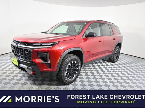 Used 2024 Chevrolet Traverse Z71 image 1