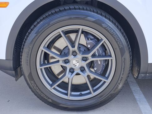Certified 2026 Porsche Cayenne Coupe AWD/4WD image 14