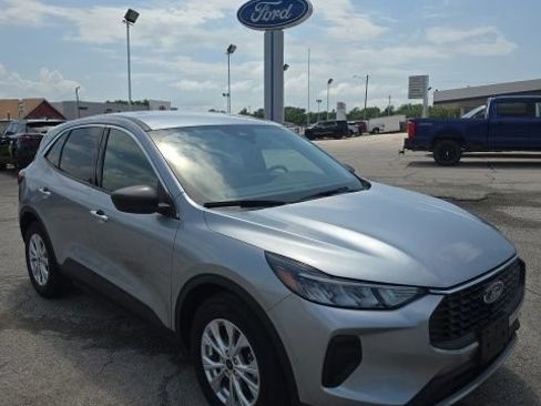 Used 2024 Ford Escape Active w/ Cold Weather Package FWD image 1