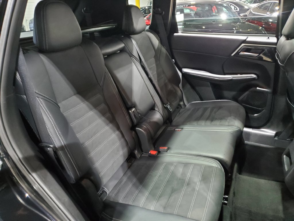 Used 2024 Mitsubishi Outlander SE Black Edition FWD image 20
