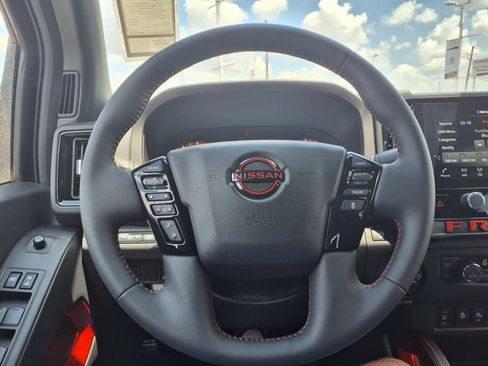 New 2025 Nissan Frontier PRO-4X w/ Pro Convenience Package image 18