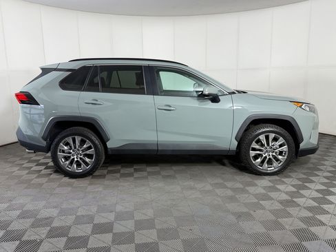 Used 2020 Toyota RAV4 XLE Premium FWD image 8