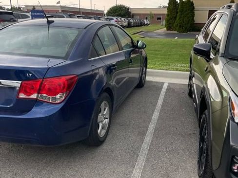 Used 2012 Chevrolet Cruze LT FWD image 2