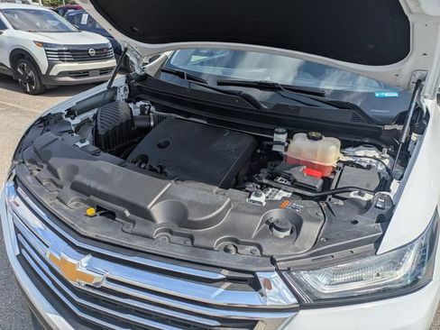 Used 2022 Chevrolet Traverse LT FWD image 41