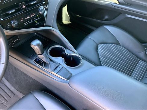 Used 2024 Toyota Camry SE w/ Convenience Package image 16