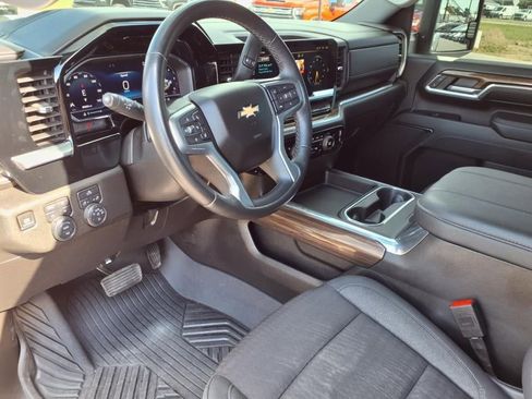 Used 2024 Chevrolet Silverado 2500 LT image 12
