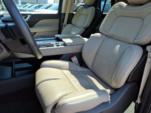 Certified 2024 Lincoln Navigator Reserve AWD/4WD image 15
