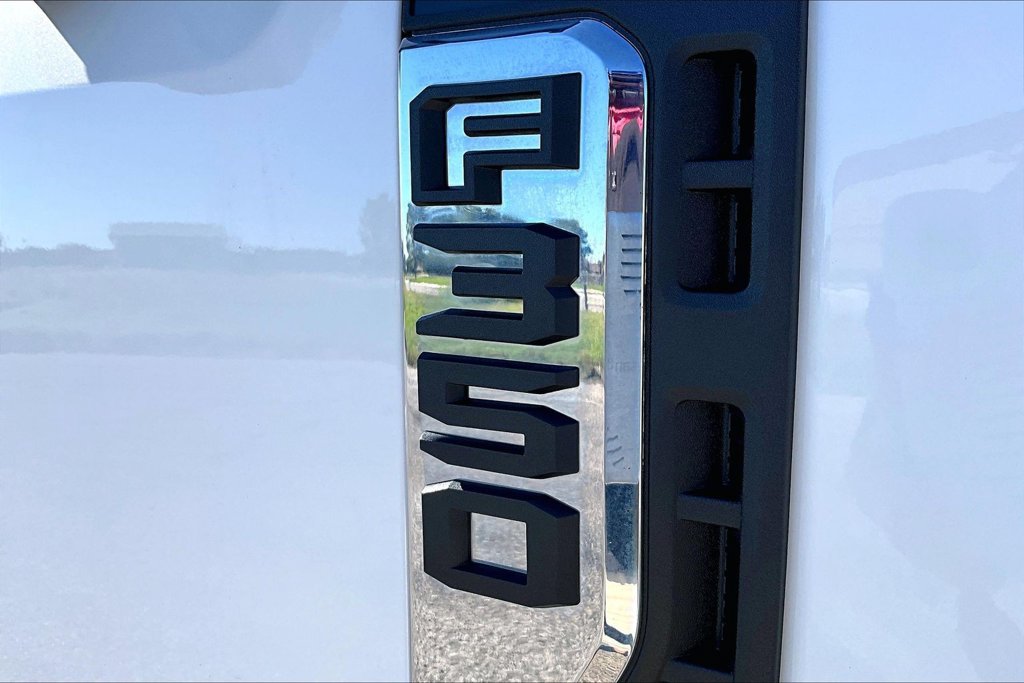 Used 2023 Ford F350 Lariat w/ Camper Package AWD/4WD image 10