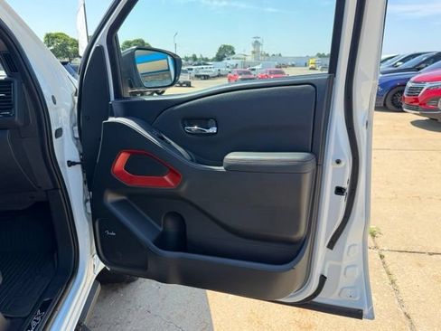 Used 2023 Nissan Frontier PRO-4X w/ Pro Convenience Package AWD/4WD image 32