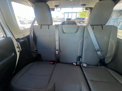 Used 2025 Jeep Wrangler Unlimited Sport AWD/4WD image 38