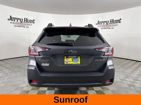 Used 2025 Subaru Outback Premium AWD/4WD image 7