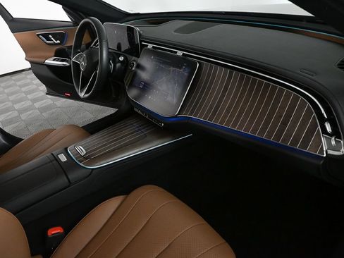 Certified 2025 Mercedes-Benz E 350 4MATIC Sedan image 22