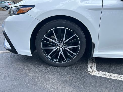 Used 2024 Toyota Camry SE image 28