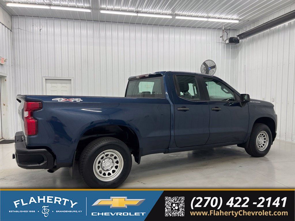 Used 2020 Chevrolet Silverado 1500 W/T w/ Trailering Package AWD/4WD image 2