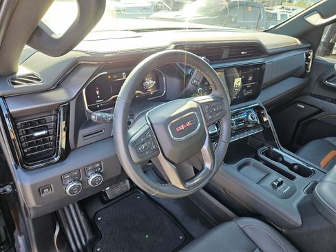 Used 2025 GMC Sierra 2500 AT4 image 14