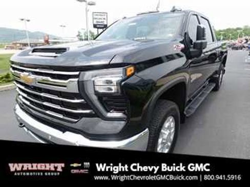 Used 2024 Chevrolet Silverado 3500 LTZ image 9