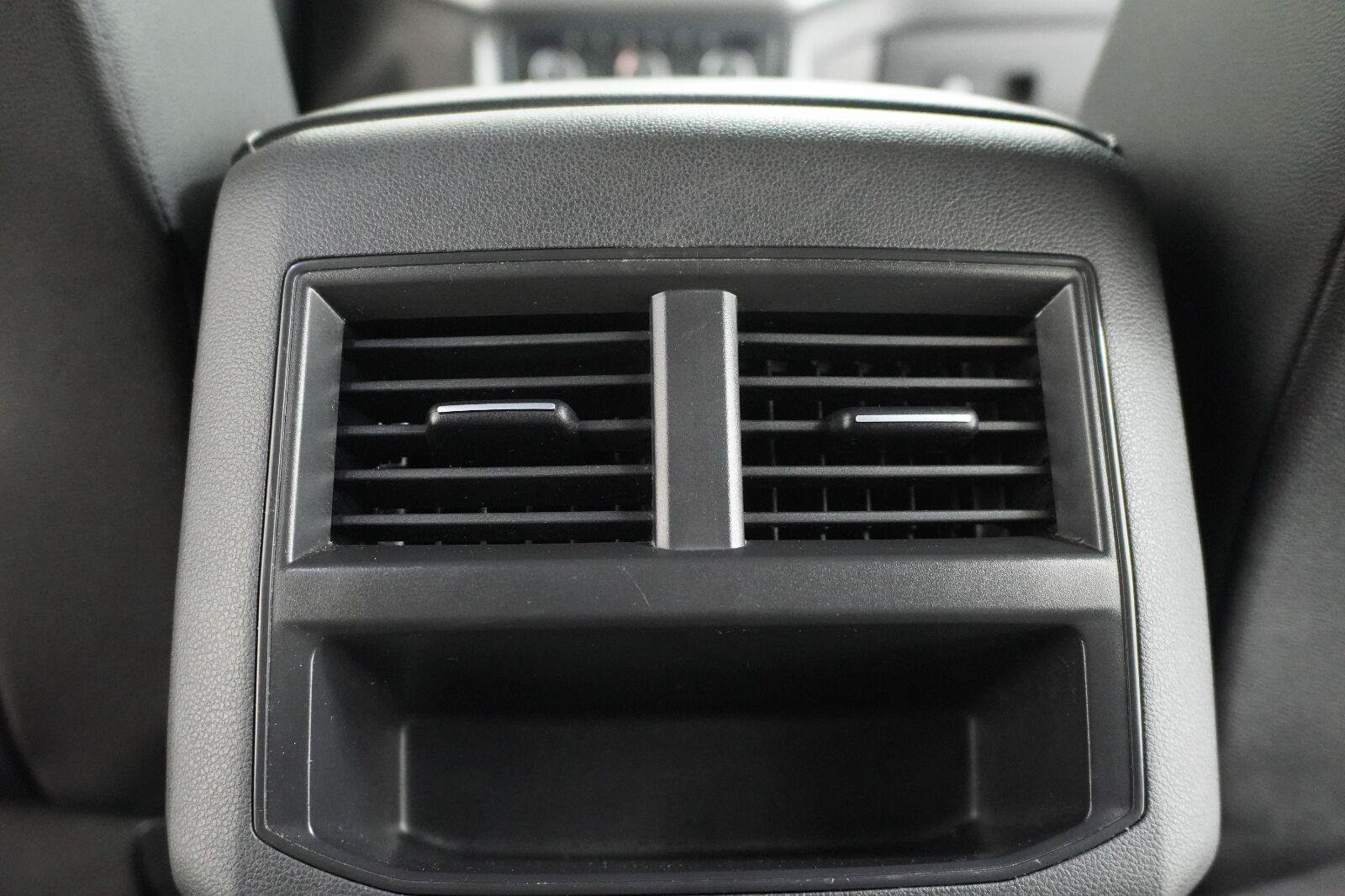 Used 2021 Volkswagen Atlas Cross Sport SE w/ Panoramic Sunroof Package FWD image 24