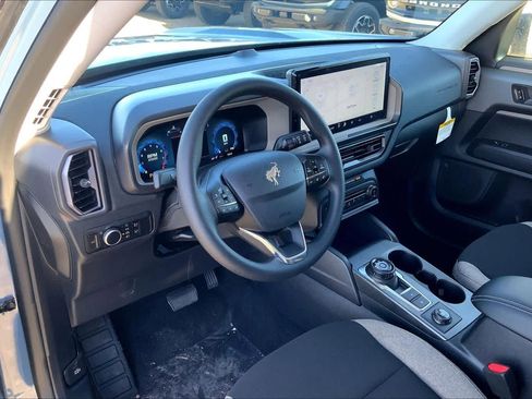 New 2025 Ford Bronco Outer Banks image 8