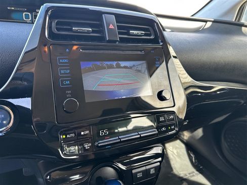 Used 2019 Toyota Prius XLE AWD/4WD image 25