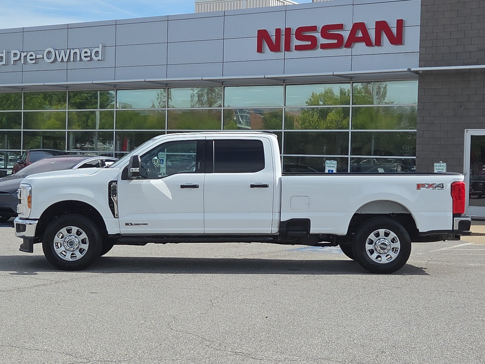 Used 2023 Ford F250 XLT w/ FX4 Off-Road Package AWD/4WD image 3