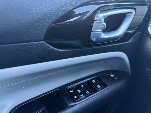 Used 2024 Jeep Compass Limited image 28