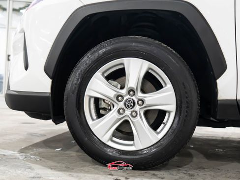 Used 2020 Toyota RAV4 LE image 10