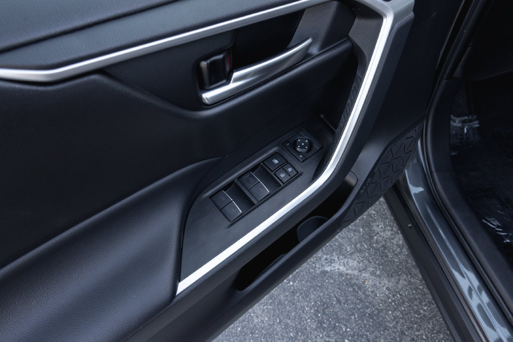 Certified 2023 Toyota RAV4 XLE Premium FWD image 9